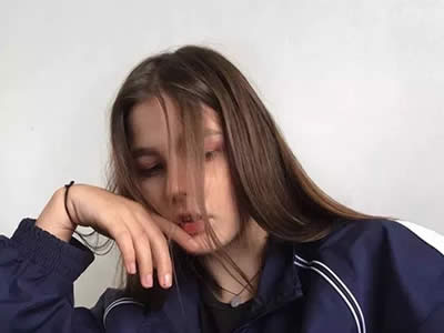 网上撩妹技巧，怎么在网上聊天撩到喜欢的女生？