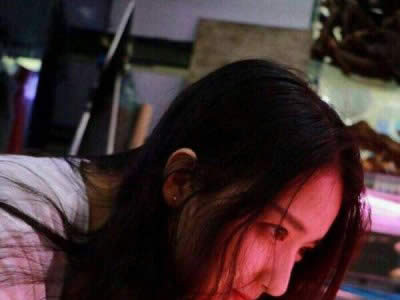 夜场撩妹技巧,夜场遇到喜欢的女生如何搭讪跟对方要微信号?