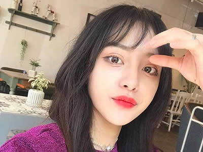电话撩妹技巧,打电话跟喜欢的女生说什么话题?