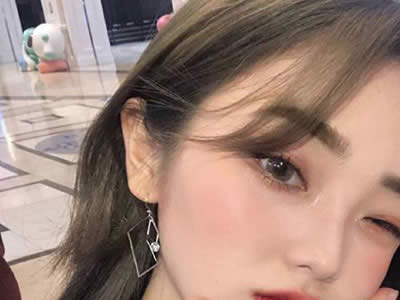 跟人聊天撩妹,怎么在微信上聊天撩妹?